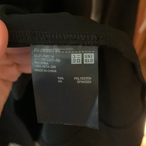 Uniqlo black blazer in excellent, used condition. - Picture 2 of 4